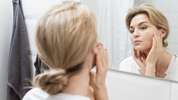 Врач-дерматолог, косметолог Елена Васильева эксклюзивно для «СЭ» назвала процедуры, на которые стоит обратить внимание после 40 лет 