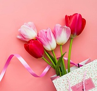 Поздравляем Вас с наступающим 8 марта!